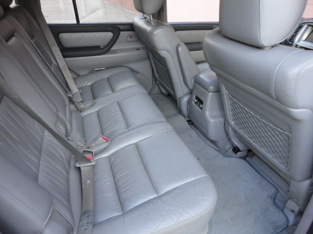 2003 Toyota LandCruiser 4d,ac,pw,sunroof,leather