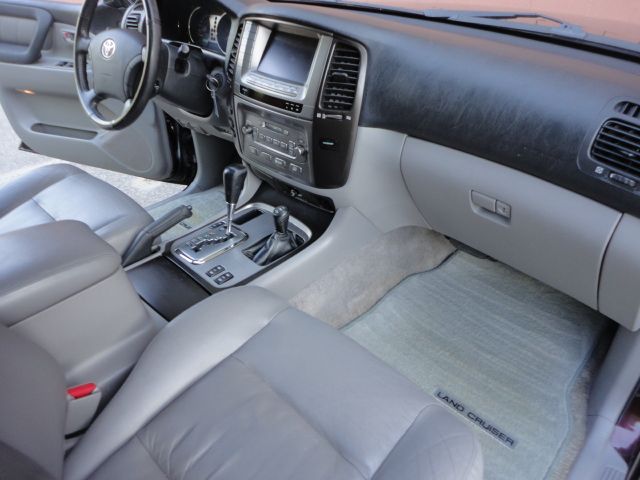 2003 Toyota LandCruiser 4d,ac,pw,sunroof,leather