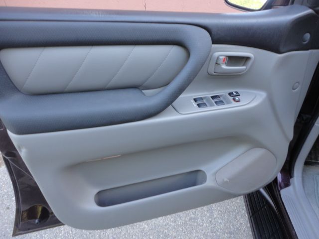 2003 Toyota LandCruiser 4d,ac,pw,sunroof,leather