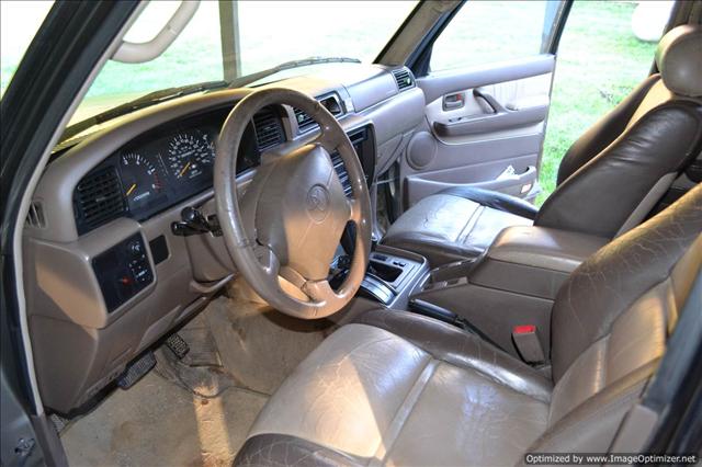 1997 Toyota Land Cruiser 4dr Auto LX Sedan
