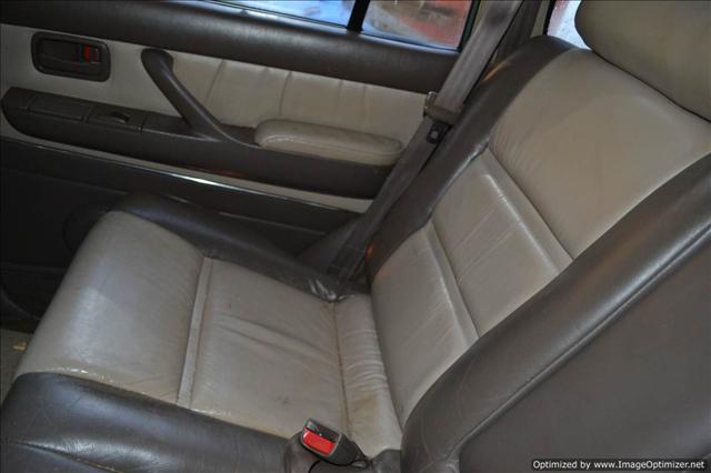 1997 Toyota Land Cruiser 4dr Auto LX Sedan