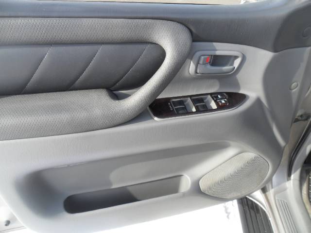 2002 Toyota Land Cruiser Base