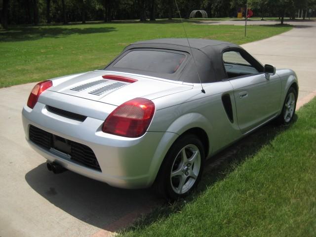2002 Toyota MR2 Spyder Unknown