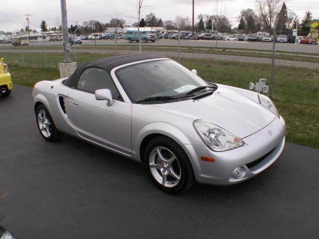 2005 Toyota MR2 Spyder Base