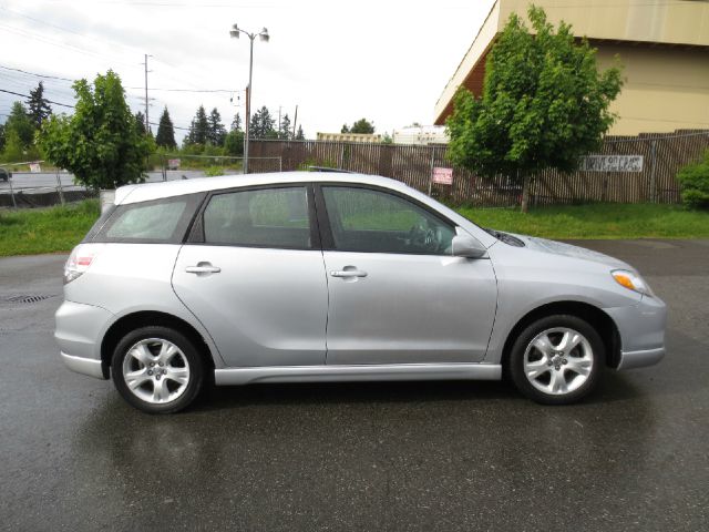 2006 Toyota Matrix LTZ W/leathersunroof