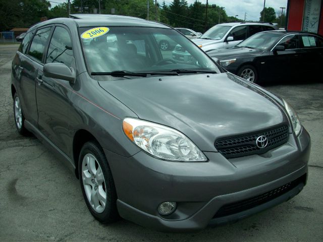 2006 Toyota Matrix C300,awd,navi,clean Carfax