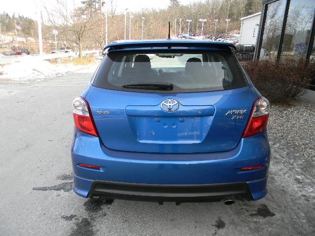 2009 Toyota Matrix 2WD 4dr V6 SE