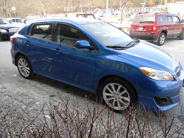 2009 Toyota Matrix 2WD 4dr V6 SE
