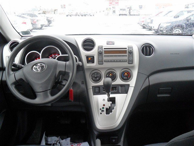 2009 Toyota Matrix 2WD 4dr V6 SE