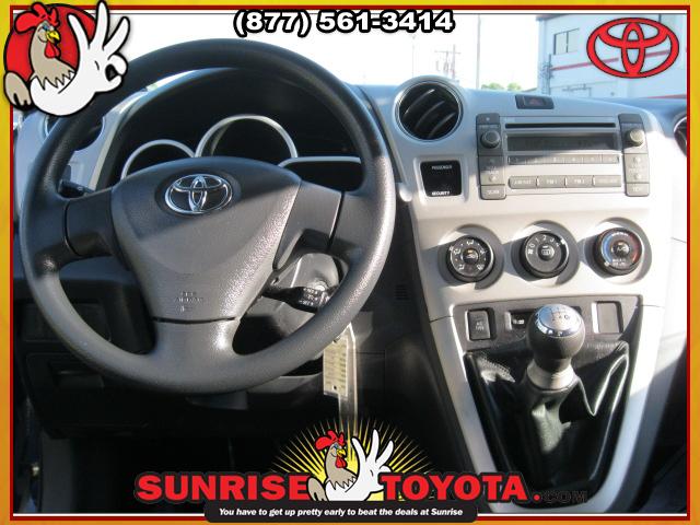 2009 Toyota Matrix 2WD 4dr V6 SE