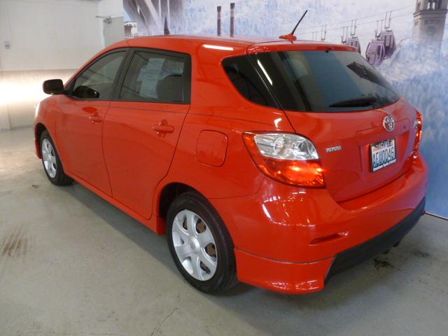 2009 Toyota Matrix 2WD 4dr V6 SE