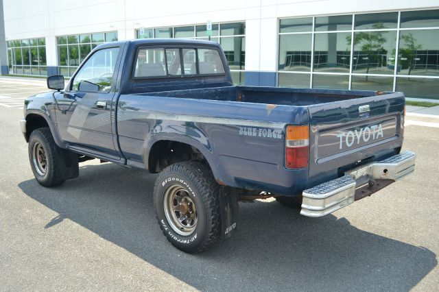 1989 Toyota Pickup LE Popular Road Trip