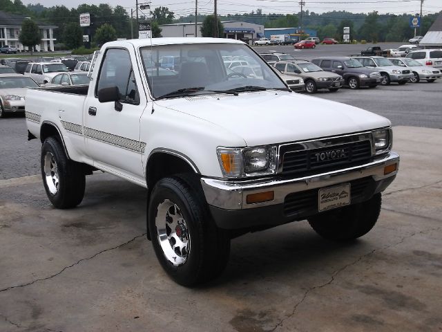 1991 Toyota Pickup L AWD 4-cyl. 5-speed 1-owner