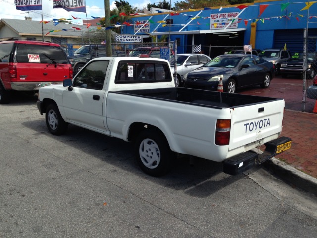 1994 Toyota Pickup Base