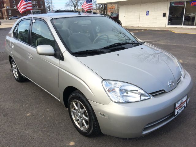 2002 Toyota Prius Ram 3500 Diesel 2-WD