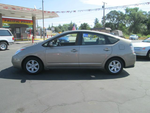 2005 Toyota Prius 750li Xdrive 1-ownerawdnavigation Sedan