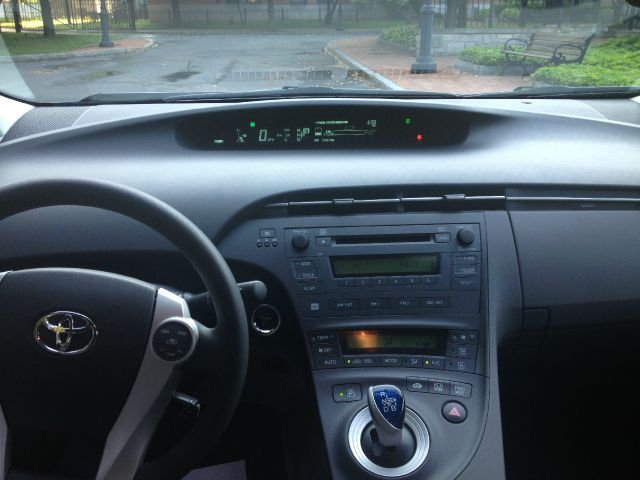 2010 Toyota Prius LTZ 4x4 Nav DVD