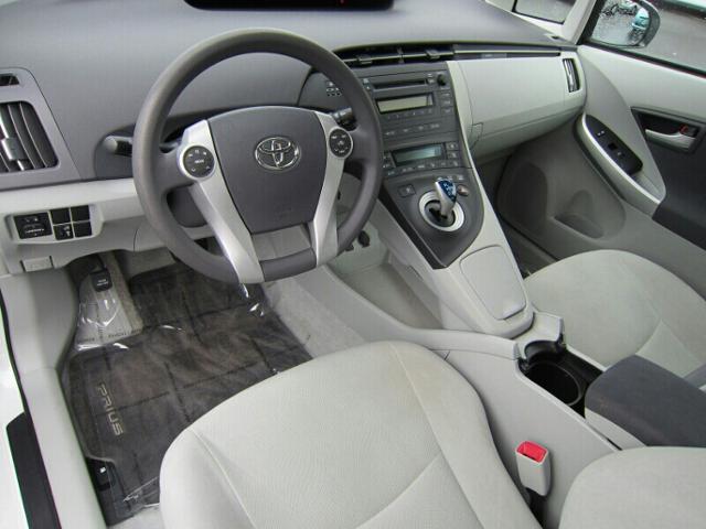 2010 Toyota Prius SLT Megacab