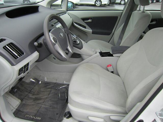 2010 Toyota Prius SLT Megacab