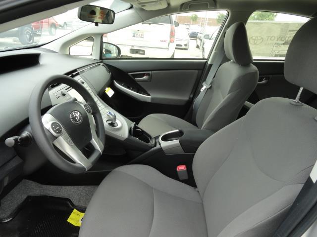 2013 Toyota Prius SL 2WD 4-cyl Automatic