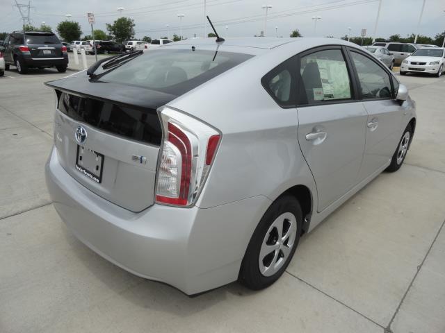 2013 Toyota Prius SL 2WD 4-cyl Automatic