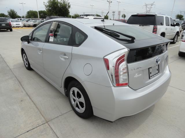2013 Toyota Prius SL 2WD 4-cyl Automatic