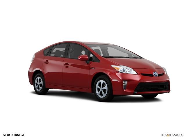 2013 Toyota Prius 2007 Chevrolet 5