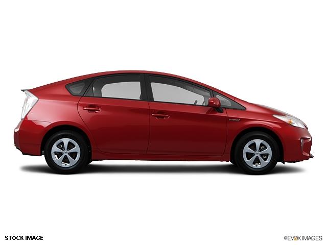 2013 Toyota Prius 2007 Chevrolet 5