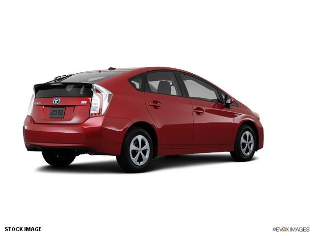 2013 Toyota Prius 2007 Chevrolet 5