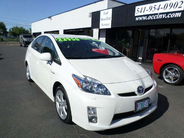 2011 Toyota Prius IV 4dr Sdn 750li Xdrive AWD Sedan