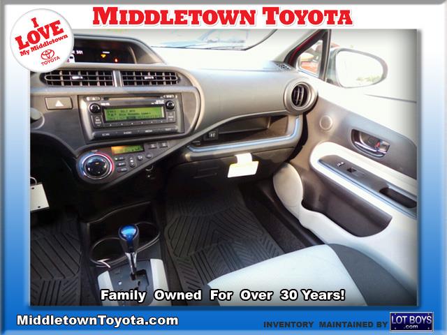 2013 Toyota Prius c Sltunder Deposit