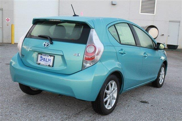 2013 Toyota Prius c G 15