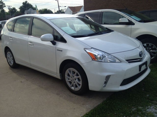 2012 Toyota Prius v Base 3000 DOWN WE Finance