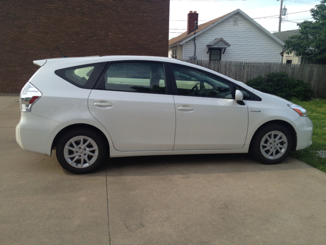 2012 Toyota Prius v Base 3000 DOWN WE Finance