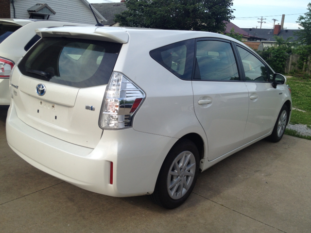 2012 Toyota Prius v Base 3000 DOWN WE Finance