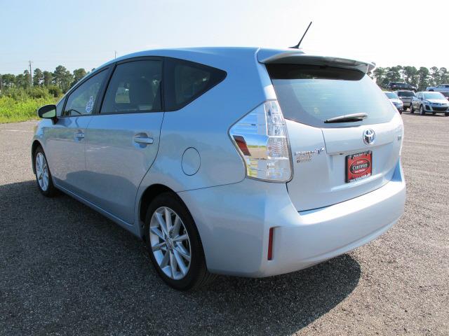 2012 Toyota Prius v Base 3000 DOWN WE Finance
