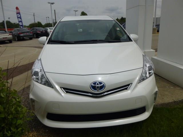 2012 Toyota Prius v R1