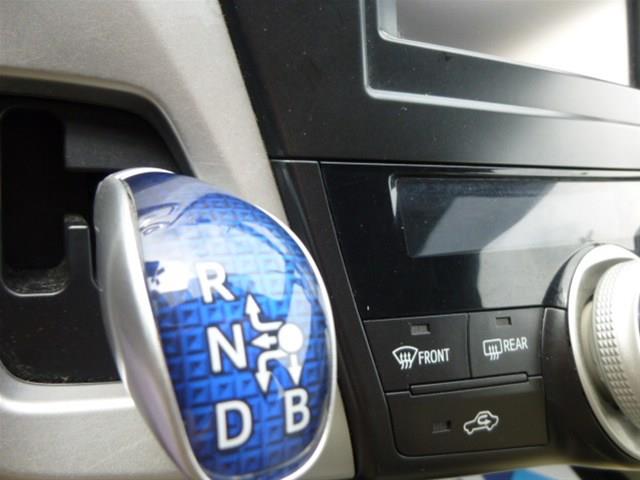 2012 Toyota Prius v R1