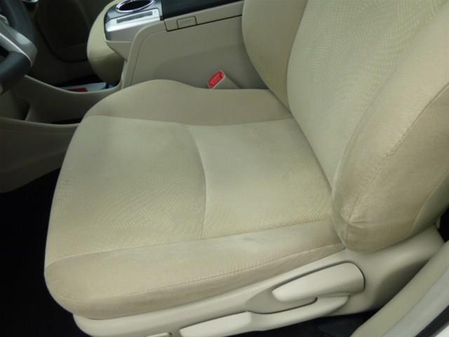 2012 Toyota Prius v R1