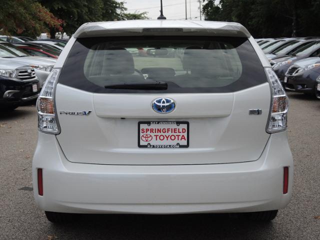 2014 Toyota Prius v Base 3000 DOWN WE Finance