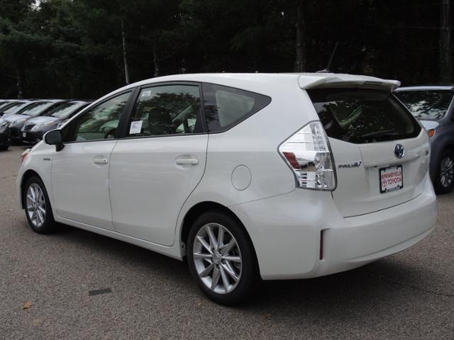 2014 Toyota Prius v Base 3000 DOWN WE Finance