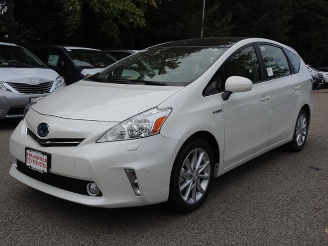 2014 Toyota Prius v Base 3000 DOWN WE Finance