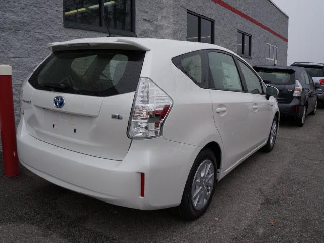 2014 Toyota Prius v Base 3000 DOWN WE Finance