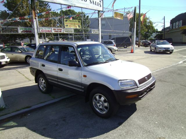 1997 Toyota RAV4 Volante S