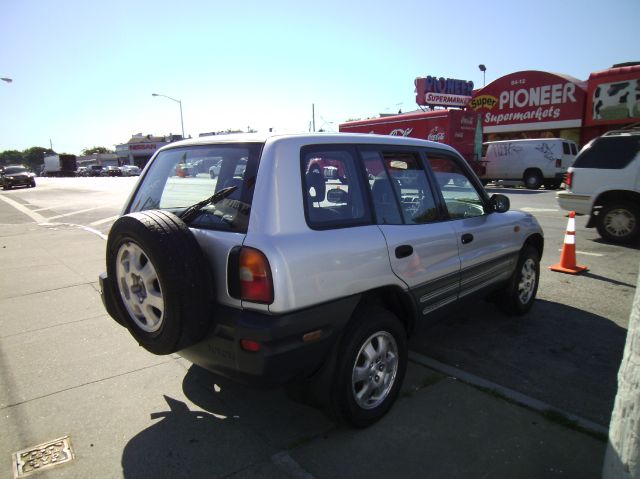 1997 Toyota RAV4 Volante S