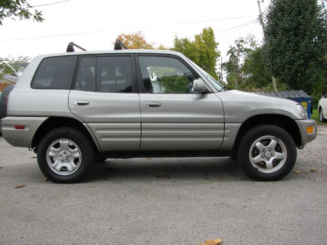 1999 Toyota RAV4 Volante S