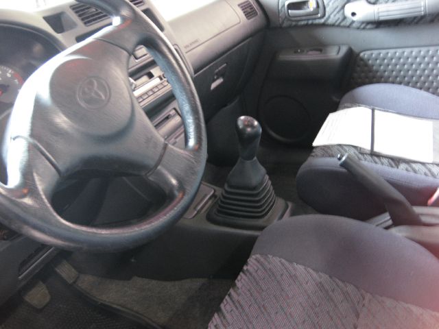 2000 Toyota RAV4 Volante S