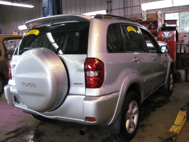 2004 Toyota RAV4 Ram 3500 Diesel 2-WD
