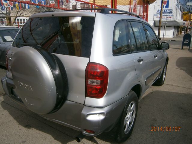 2004 Toyota RAV4 Unknown