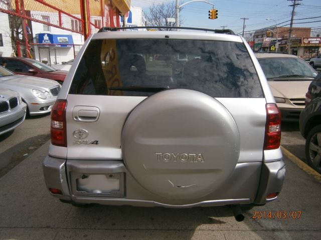 2004 Toyota RAV4 Unknown